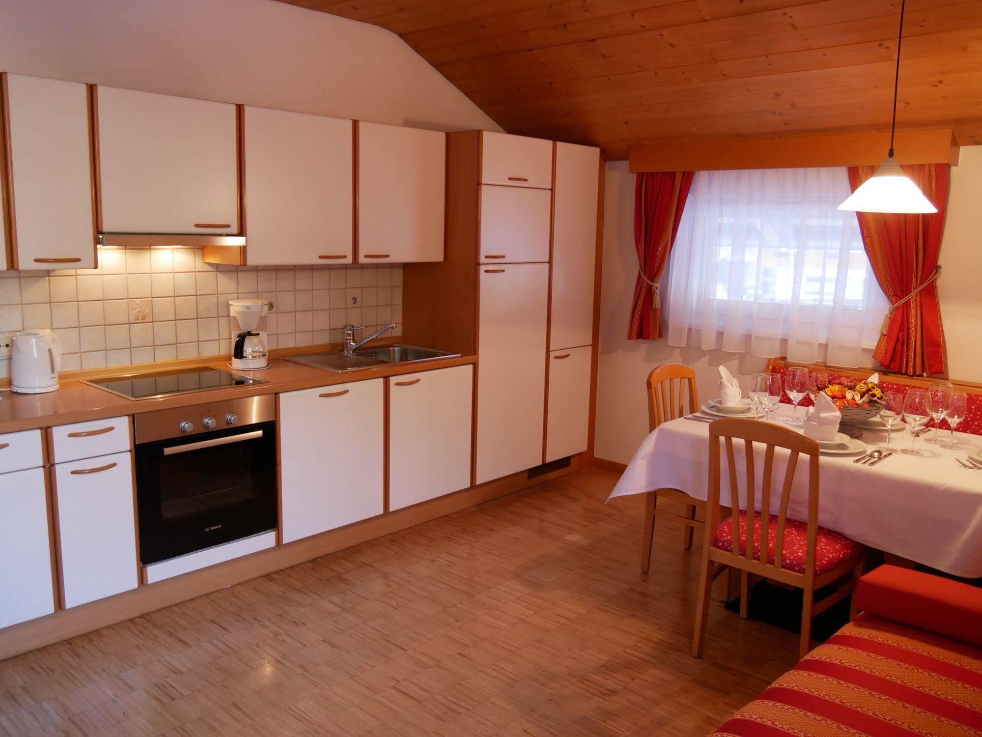 Appartmenthotel Residence Elvis Ортизеи Экстерьер фото