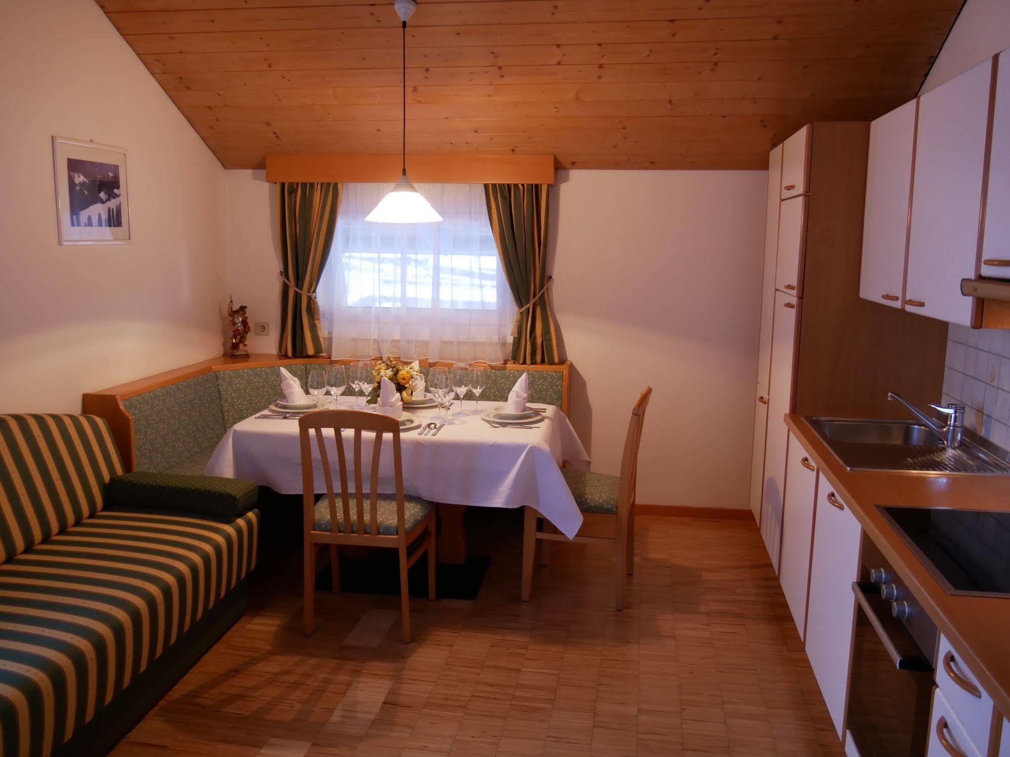 Appartmenthotel Residence Elvis Ортизеи Экстерьер фото
